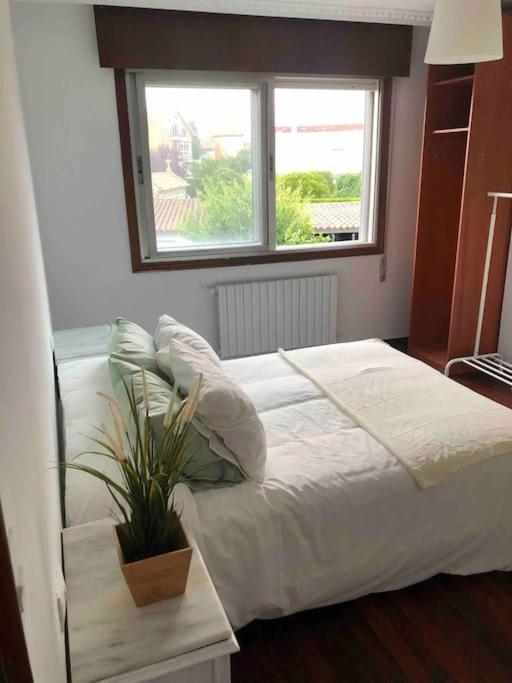 Vivienda Amplia Y Luminosa A Escasos Metros De La Playa De Cangas. Екстер'єр фото